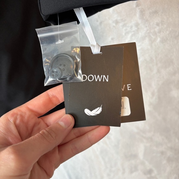 Mercer Collective Saks fifth avenue black Betsy Asymmetric Down Parka small NWT - Picture 4 of 16